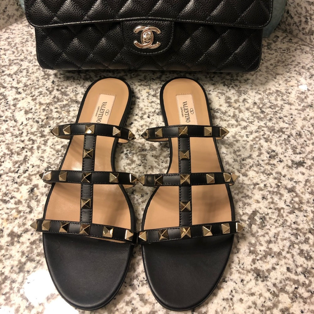 NFS💢 Valentino rockstud sandals